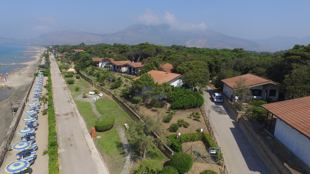 Settebello Village Lido Di Fondi Buitenkant foto