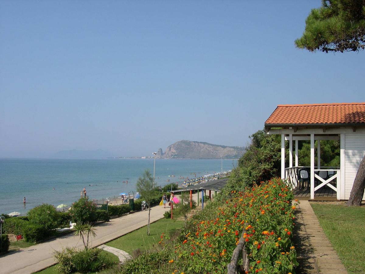 Settebello Village Lido Di Fondi Buitenkant foto